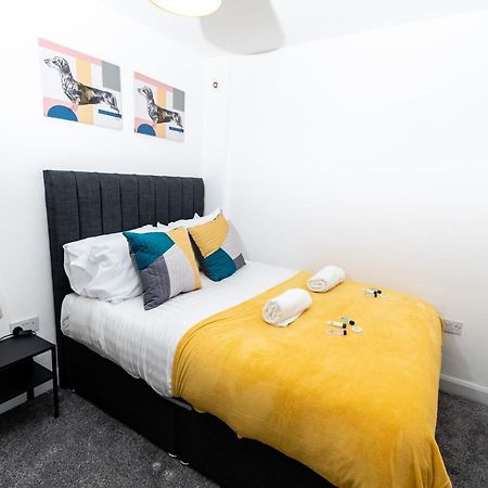 Greenbourne - 4 Bedrooms Sleeps 8 Free Parking ゲーツヘッド エクステリア 写真