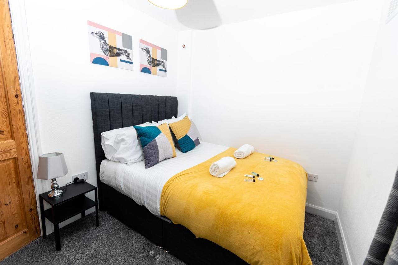 Greenbourne - 4 Bedrooms Sleeps 8 Free Parking ゲーツヘッド エクステリア 写真