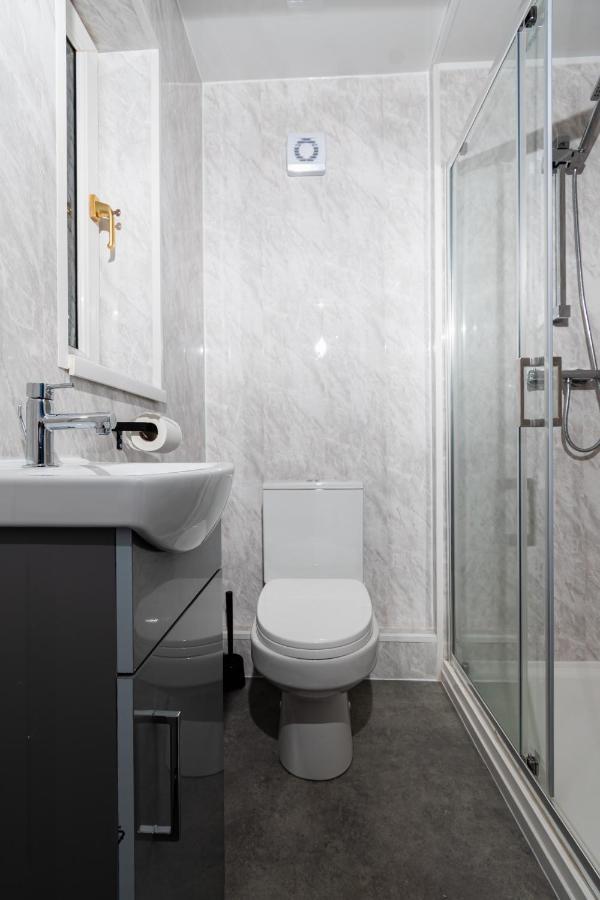 Greenbourne - 4 Bedrooms Sleeps 8 Free Parking ゲーツヘッド エクステリア 写真