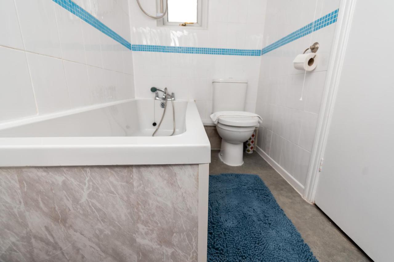Greenbourne - 4 Bedrooms Sleeps 8 Free Parking ゲーツヘッド エクステリア 写真