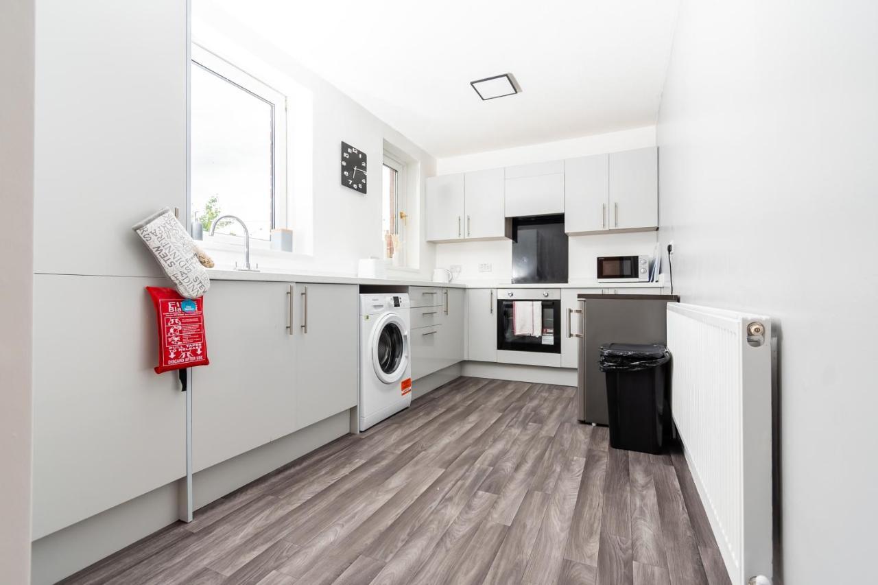 Greenbourne - 4 Bedrooms Sleeps 8 Free Parking ゲーツヘッド エクステリア 写真