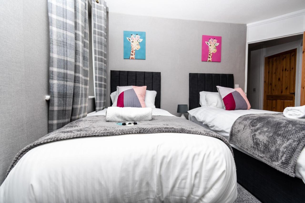 Greenbourne - 4 Bedrooms Sleeps 8 Free Parking ゲーツヘッド エクステリア 写真