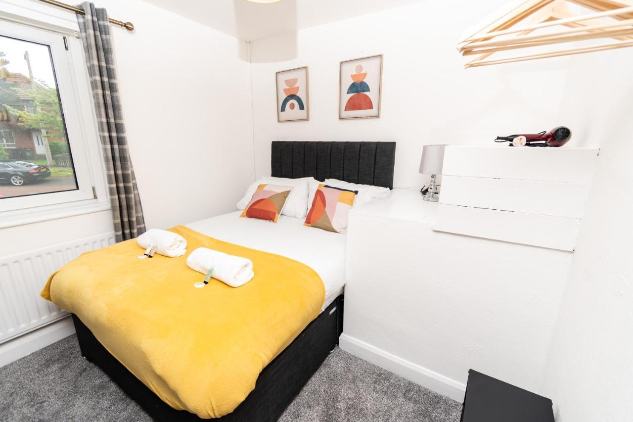 Greenbourne - 4 Bedrooms Sleeps 8 Free Parking ゲーツヘッド エクステリア 写真