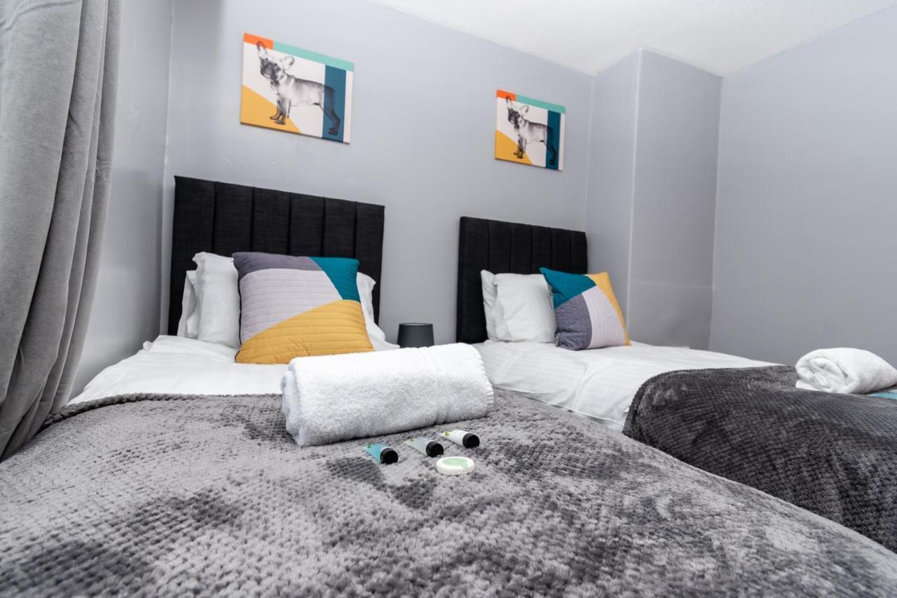Greenbourne - 4 Bedrooms Sleeps 8 Free Parking ゲーツヘッド エクステリア 写真