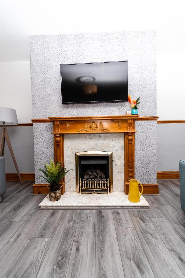 Greenbourne - 4 Bedrooms Sleeps 8 Free Parking ゲーツヘッド エクステリア 写真